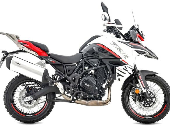 2026 Benelli TRK 702 X, зелёный, 599600 рублей