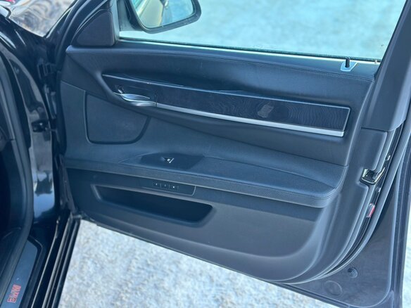 2008 BMW 7 серии 750i V (F01/F02/F04), чёрный, 1700000 рублей - вид 29