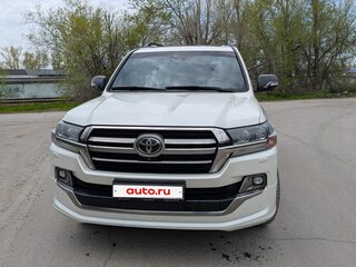 2018 Toyota Land Cruiser 200 Series Рестайлинг 2, белый, 7600000 рублей, вид 1