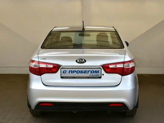 2013 Kia Rio III, серебристый, 690000 рублей, вид 3