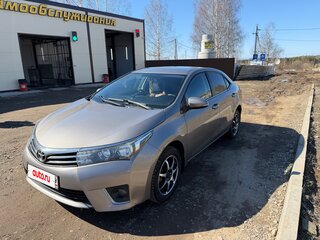 2013 Toyota Corolla XI (E160, E170, E180), золотистый, 1300000 рублей, вид 1