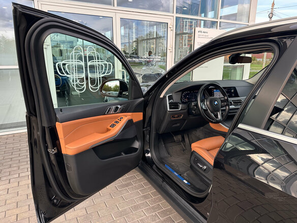 2021 BMW X5 25d IV (G05/G18), чёрный, 5290000 рублей - вид 10
