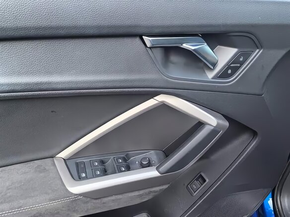 2022 Audi Q3 35 TFSI II (F3), синий, 2550000 рублей - вид 10