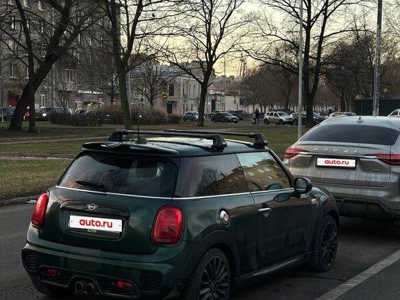 2018 Mini Hatch Cooper S III (F55/F56) Рестайлинг, зелёный - вид 2