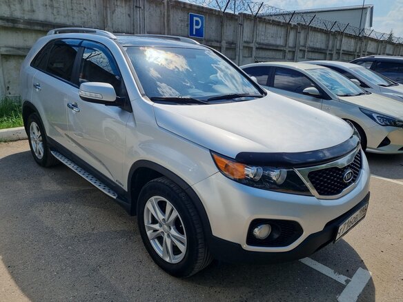 2011 Kia Sorento II, серый, 1200000 рублей - вид 2