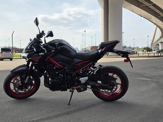 2021 Kawasaki Z 900, красный, 1000000 рублей, вид 2