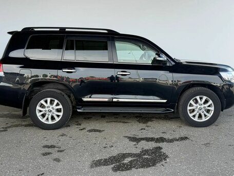 2015 Toyota Land Cruiser 200 Series Рестайлинг 2, чёрный, 5659000 рублей, вид 4
