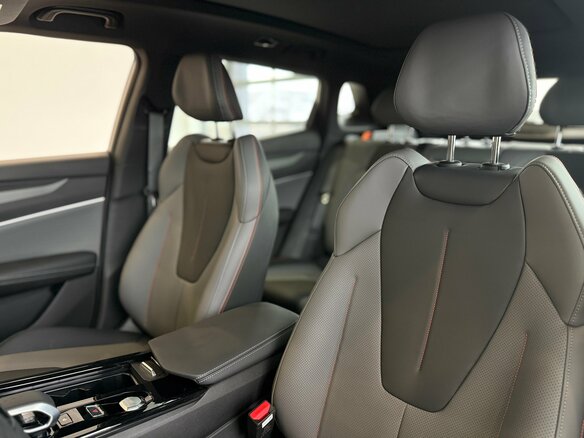 2026 Geely Atlas II, чёрный, 4229990 рублей - вид 16