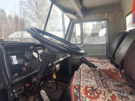 1996 КамАЗ 53212, серебристый, 950000 рублей, вид 5