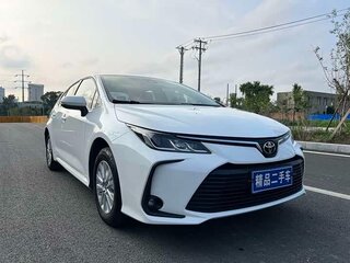 2022 Toyota Corolla XII (E210), белый, 1300000 рублей, вид 3
