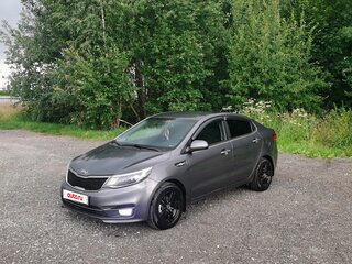 2015 Kia Rio III Рестайлинг, серый, 850000 рублей, вид 1