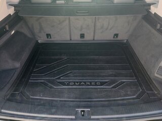 2019 Volkswagen Touareg III, чёрный, 4400000 рублей, вид 3