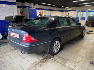 2004 Mercedes-Benz S-Класс 600 Long IV (W220) Рестайлинг, чёрный, 3150000 рублей, вид 3
