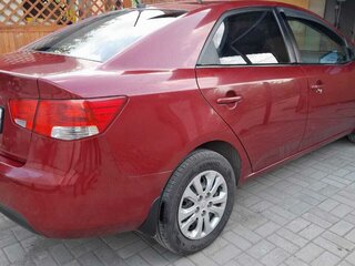 2010 Kia Cerato 5-speed II, красный, 600000 рублей, вид 3