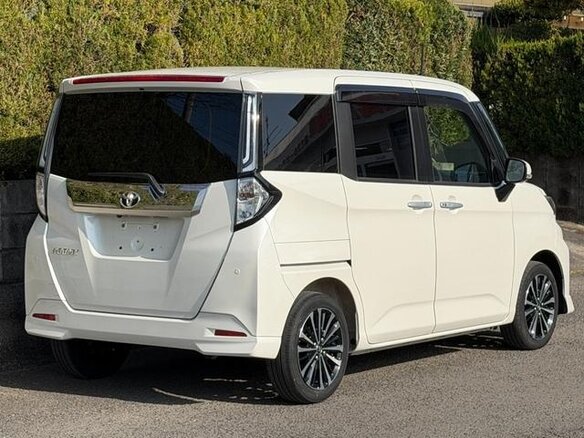 2023 Toyota Roomy I Рестайлинг, белый, 932000 рублей - вид 4