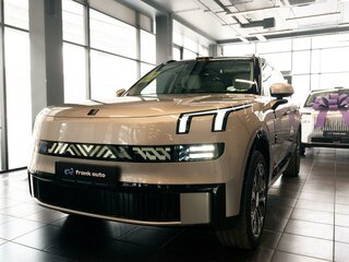 Lynk & Co 900