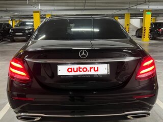 2016 Mercedes-Benz E-Класс 200 V (W213, S213, C238), чёрный, 2590000 рублей, вид 3