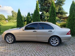 2005 Mercedes-Benz C-Класс 180 II (W203) Рестайлинг, бежевый, 1050000 рублей, вид 4