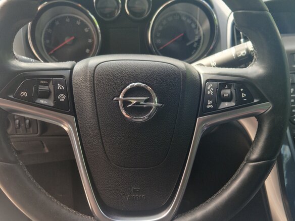 2013 Opel Astra J Рестайлинг, белый, 760000 рублей - вид 13