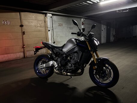 2023 Yamaha MT-09 (FZ-09), синий, 1380000 рублей, вид 5