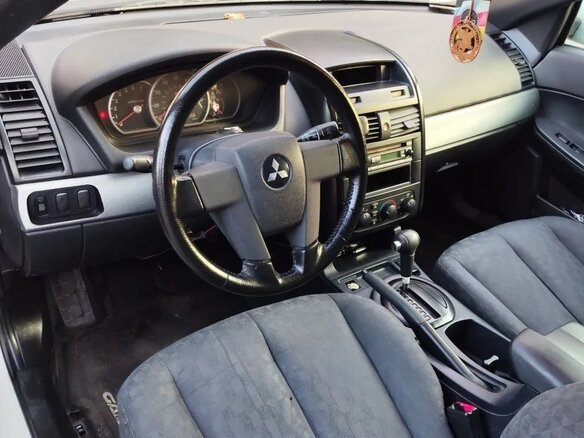 2004 Mitsubishi Galant IX, белый, 300000 рублей - вид 6