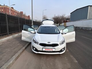 2017 Kia Ceed II Рестайлинг, белый, 1200000 рублей, вид 5