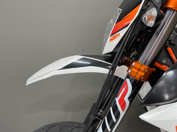 2017 KTM 690 SMC R, белый, 750000 рублей - вид 6
