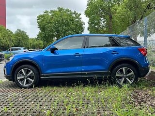 2019 Audi Q2 L e-tron I, синий, 1470000 рублей, вид 4