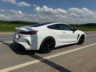2019 BMW M8 Competition I (F91/F92/F93), белый, 10590000 рублей, вид 3