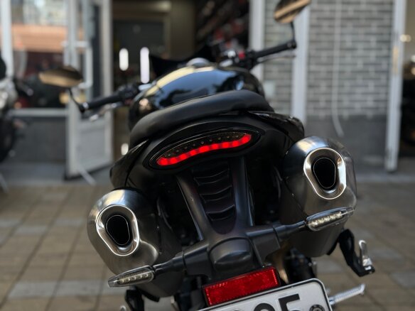 2014 Triumph Speed Triple, чёрный, 599000 рублей - вид 16