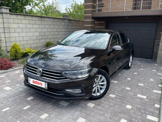 2020 Volkswagen Passat B8 Рестайлинг, коричневый, 1870000 рублей, вид 3