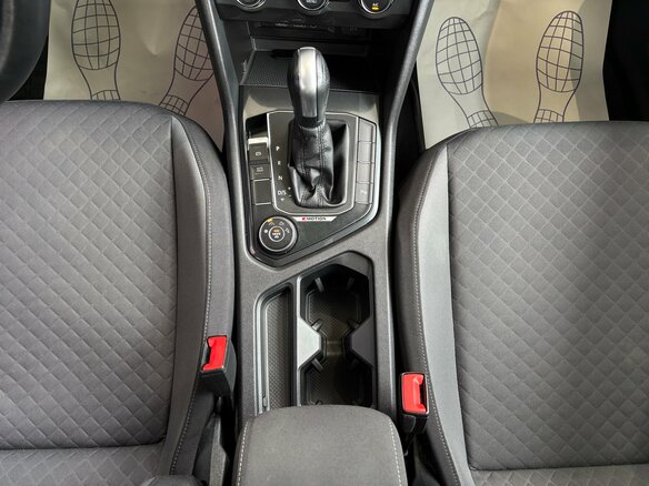 2019 Volkswagen Tiguan II, чёрный, 1929000 рублей - вид 10