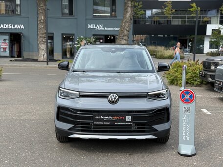 2026 Volkswagen Tharu XR, серебристый, 2290000 рублей, вид 2