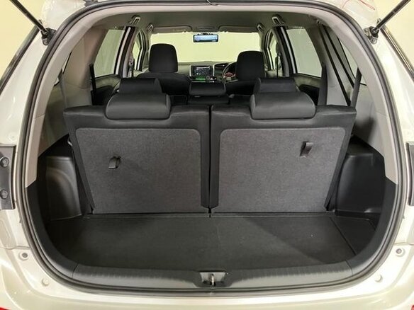 2016 Toyota Wish II Рестайлинг, белый, 1260000 рублей - вид 19