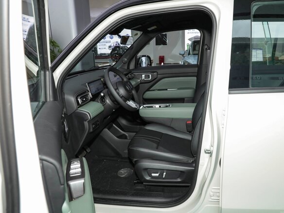 2026 Baojun Yep Plus, чёрный, 2095000 рублей - вид 12