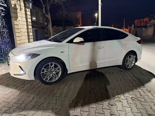 2016 Hyundai Elantra VI (AD), белый, 1100000 рублей, вид 5