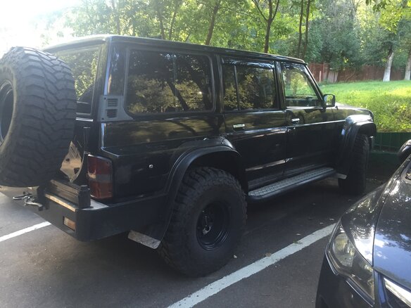 1996 Nissan Patrol IV (Y60), чёрный - вид 2