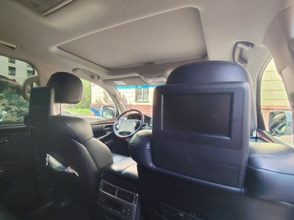 2012 Lexus LX 570 III, серебристый, 5000000 рублей - вид 16
