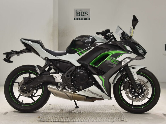 2022 Kawasaki Ninja 650, чёрный, 900000 рублей