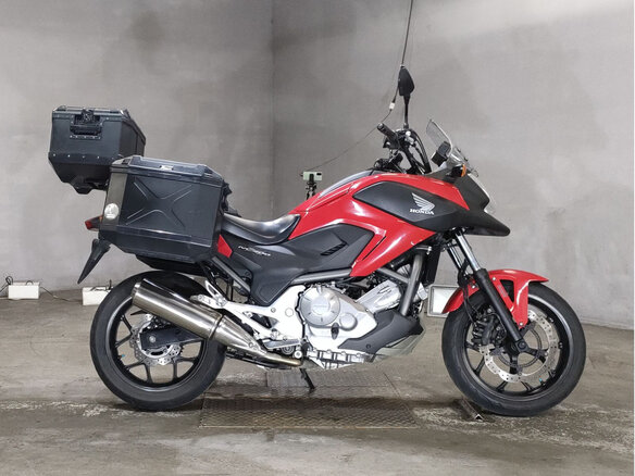 2013 Honda NC 700X, красный, 600000 рублей