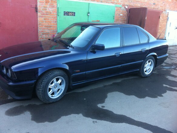 1994 BMW 5 серии 525i III (E34), синий - вид 1