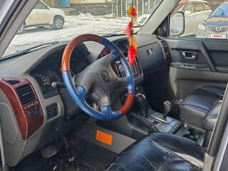 2004 Mitsubishi Pajero III Рестайлинг, серебристый, 1200000 рублей, вид 4