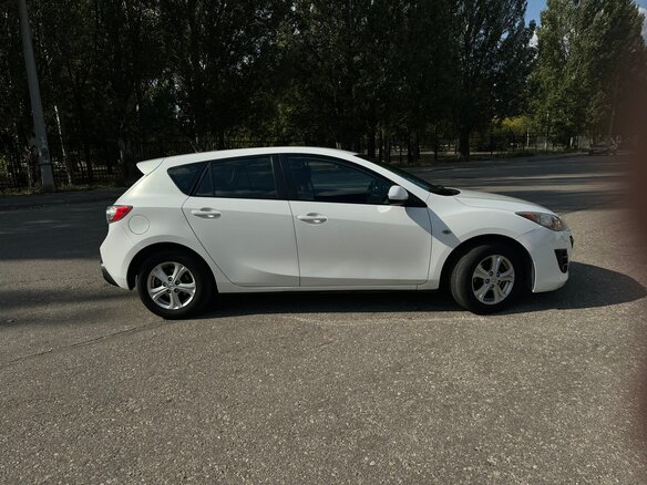 2011 Mazda 3 II (BL), белый, 850000 рублей - вид 3