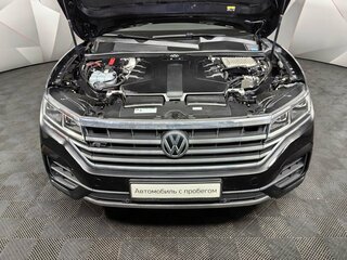 2018 Volkswagen Touareg III, чёрный, 5600000 рублей, вид 3