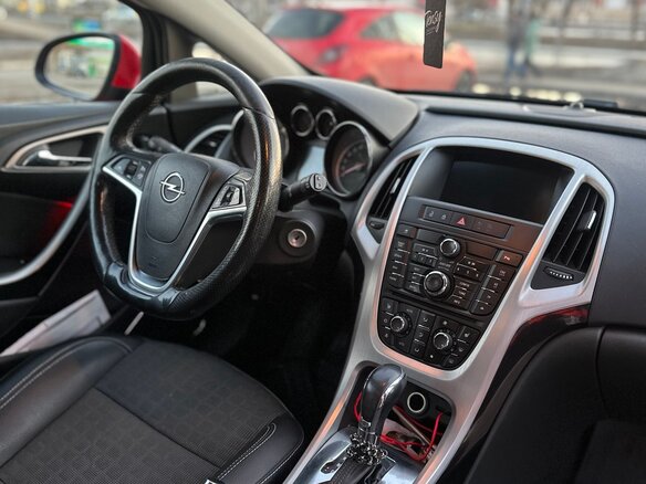 2012 Opel Astra GTC J Рестайлинг, красный, 1310000 рублей - вид 6