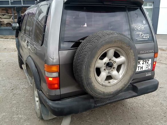 1992 Isuzu Bighorn II, чёрный, 860000 рублей - вид 1