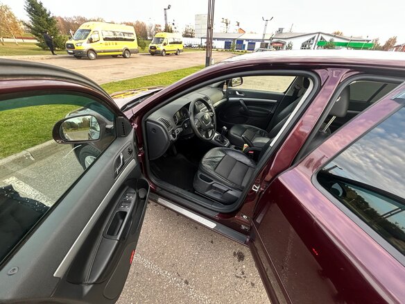 2010 Skoda Octavia II (A5) Рестайлинг, пурпурный, 520000 рублей - вид 10