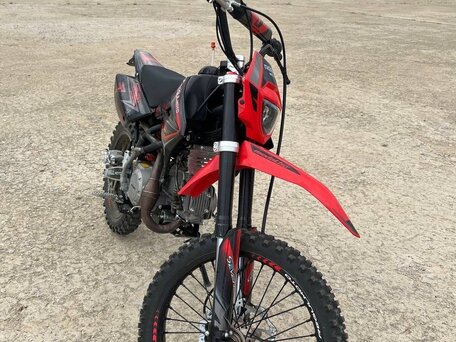 2024 Regulmoto Seven Medalist 150E, красный, 77000 рублей, вид 3