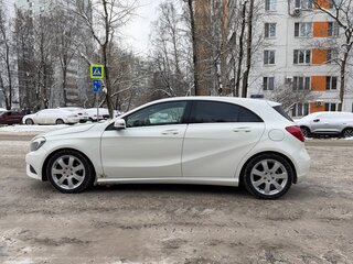 2013 Mercedes-Benz A-Класс 180 III (W176), белый, 1670000 рублей, вид 4