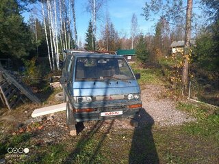 1991 Mitsubishi Delica III, голубой, 500000 рублей, вид 1